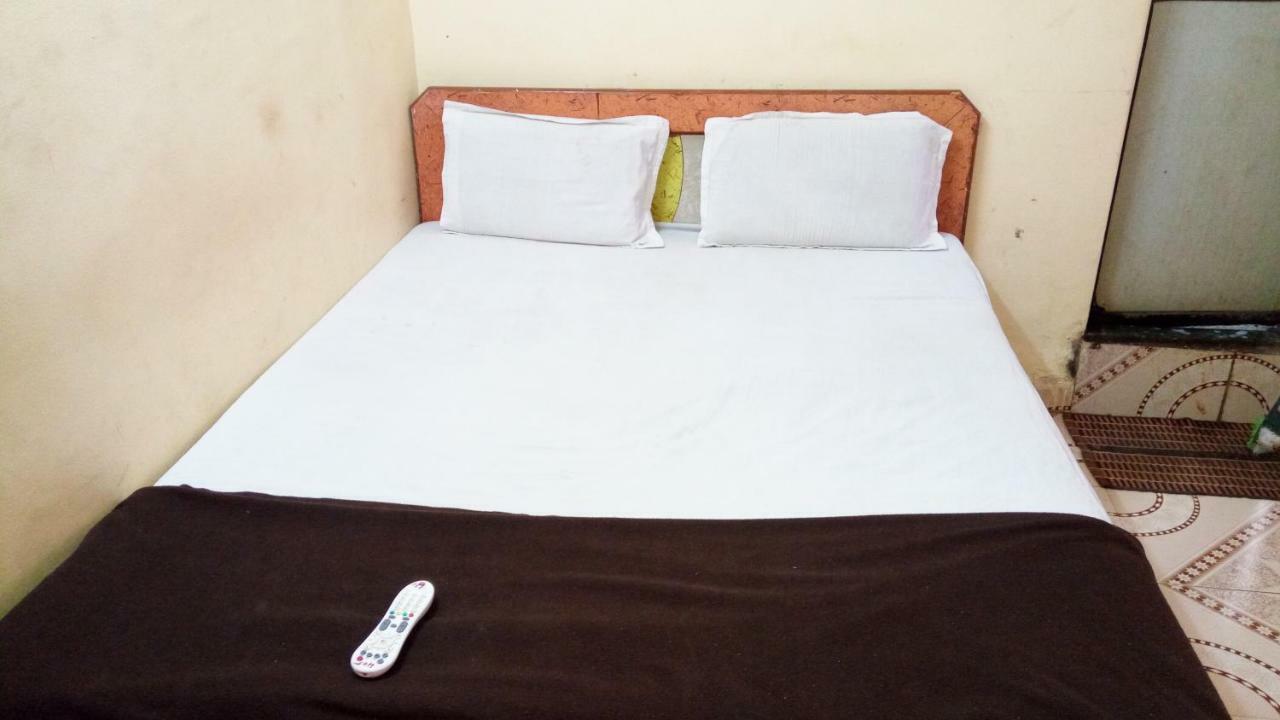 Hotel Sapna Lodge Vashi Exteriör bild